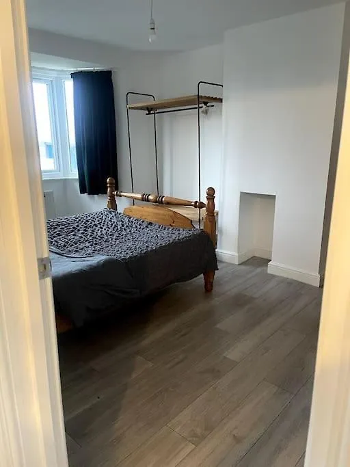 4 Bedroom, Spacious House Harmondsworth