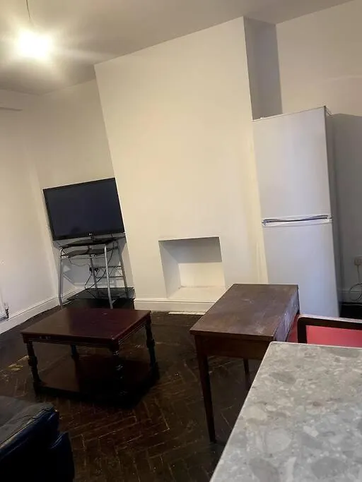 4 Bedroom, Spacious House Harmondsworth