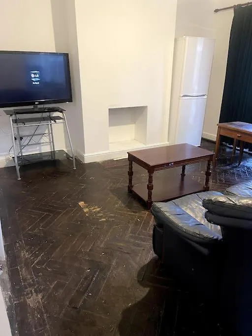 Apartment 4 Bedroom, Spacious House Harmondsworth United Kingdom